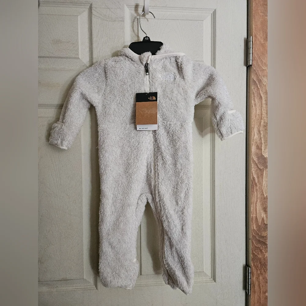 The North Face Campshire Fleece One-Piece: WHITE DUNE/SPARKLE: NWT: 12-18 MTH